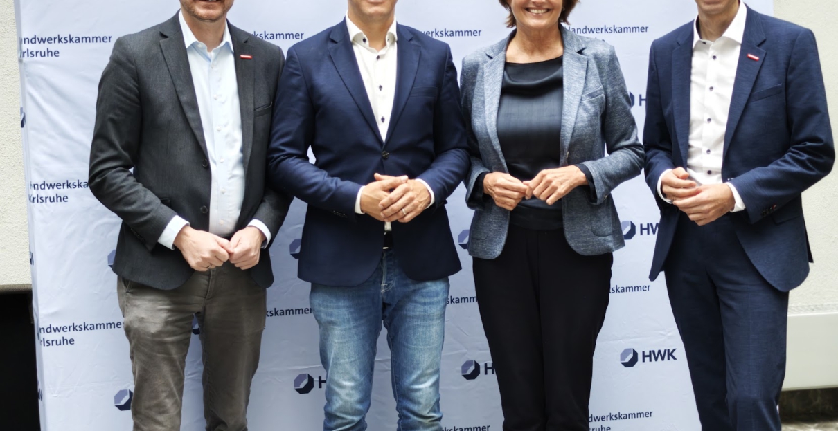 Handwerkskammer Präsident Karsten Lamprecht zusammen mit Robin Schuster, Katrin Schütz und Walter Bantleon (Geschäftsführer Handwerkskammer)